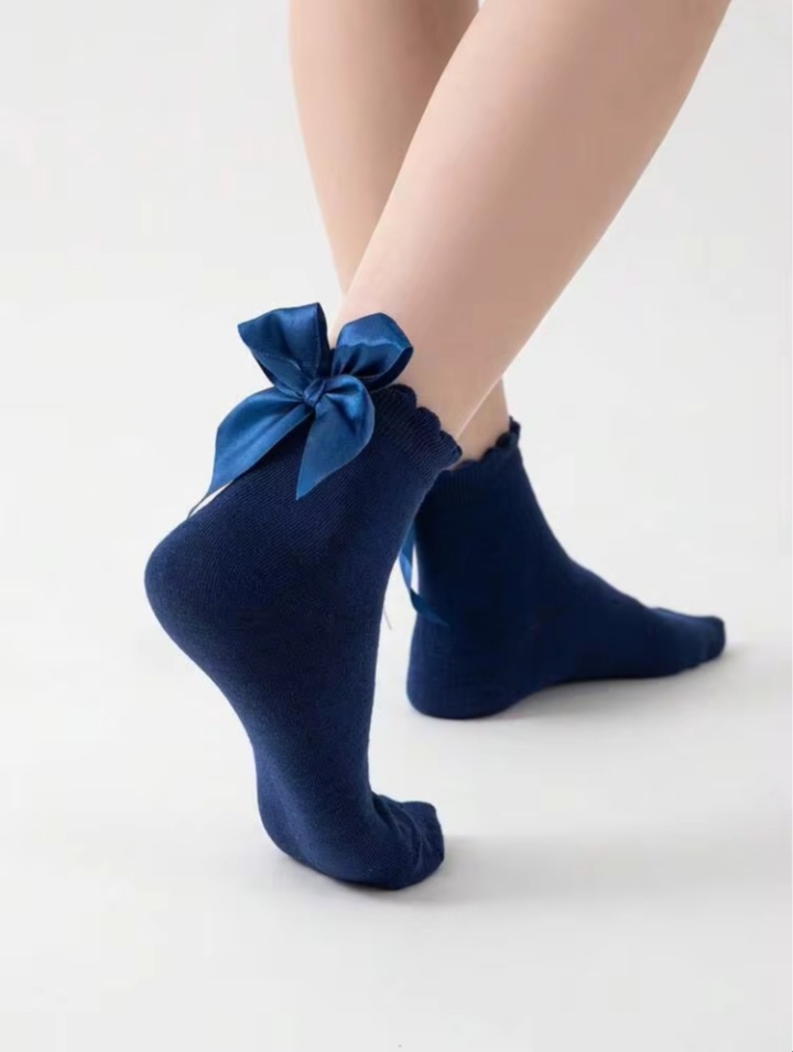 Women’s Red Bow Ankle Socks – Elegant Ribbon Trim Crew Socks for Christmas, Valentine’s Day & Gift Styling